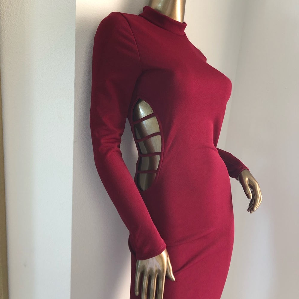 Chic Burgundy Long Sleeve Maxi Dress